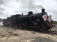 Grande successo per l&#039;antico treno a vapore arrivato stamattina a Carbonia: ecco le immagini